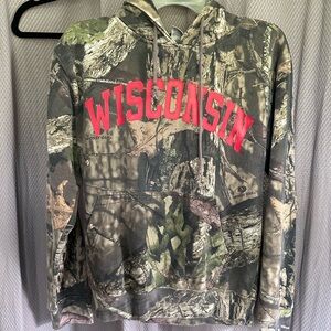 Camo Wi Sweatshirt